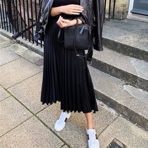 Zara Pleated Midi Skirt -Black